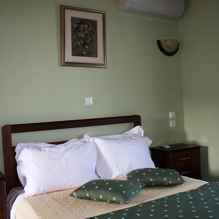 לריסוס Dionysus Apartments & Suites חדר תמונה