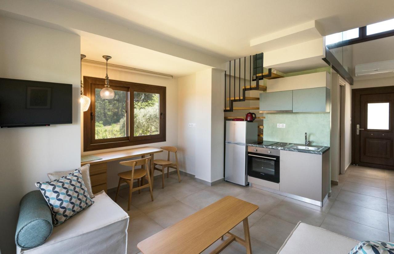 לריסוס Dionysus Apartments & Suites מראה חיצוני תמונה