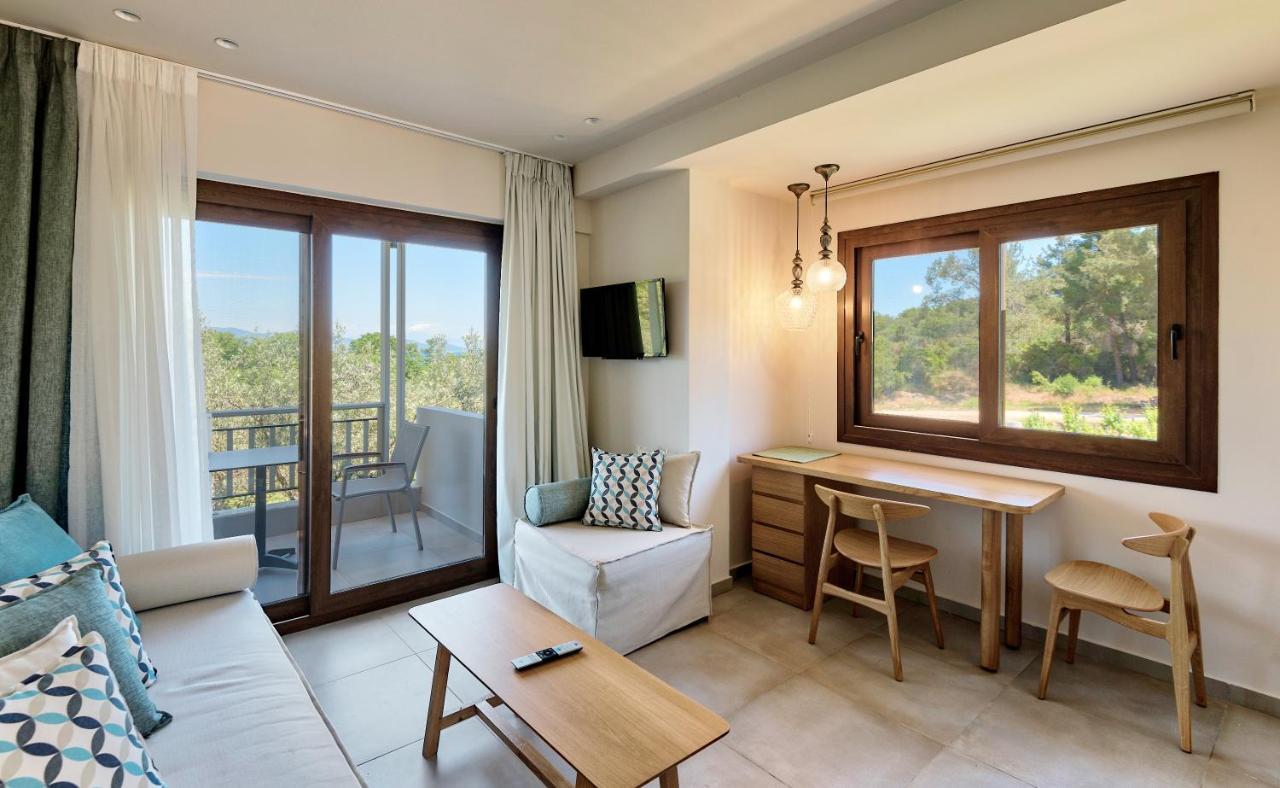 לריסוס Dionysus Apartments & Suites מראה חיצוני תמונה