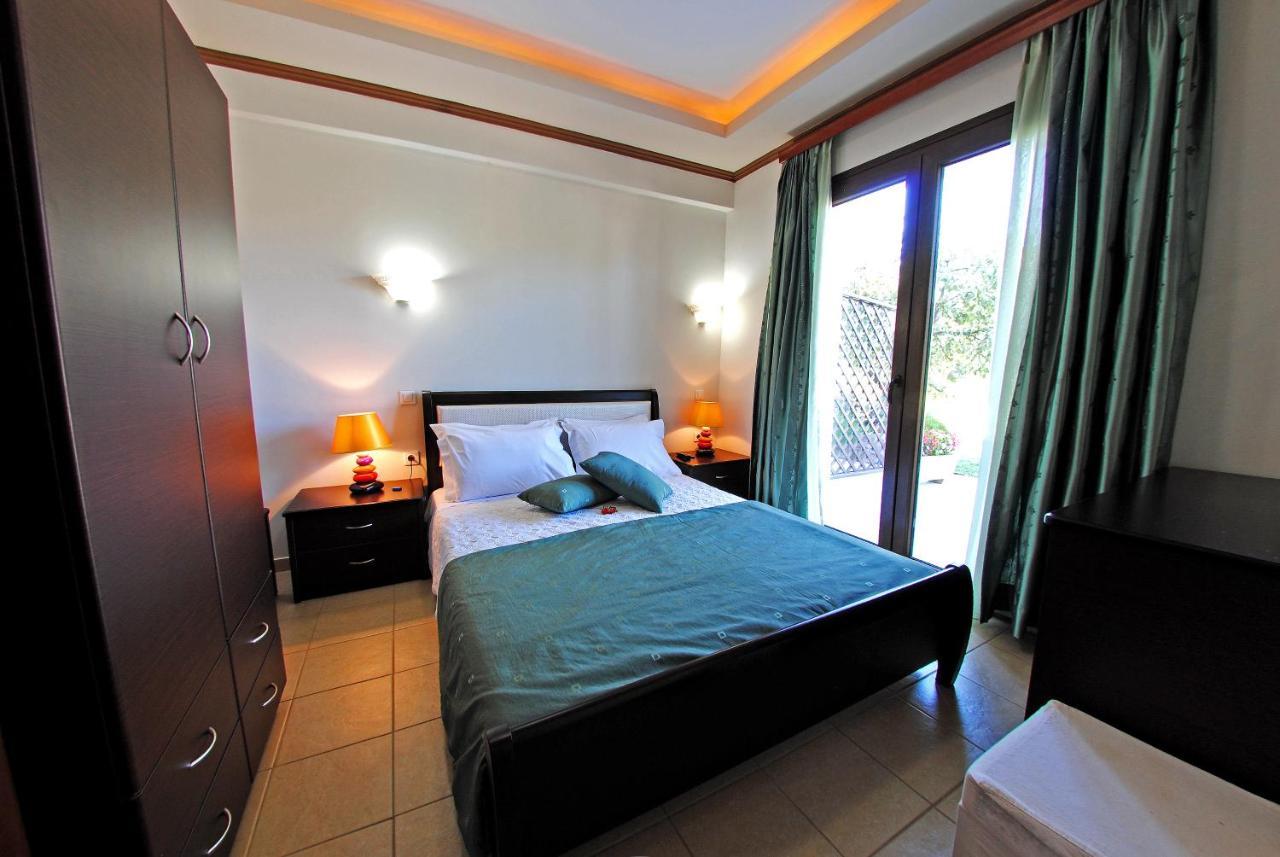 לריסוס Dionysus Apartments & Suites חדר תמונה