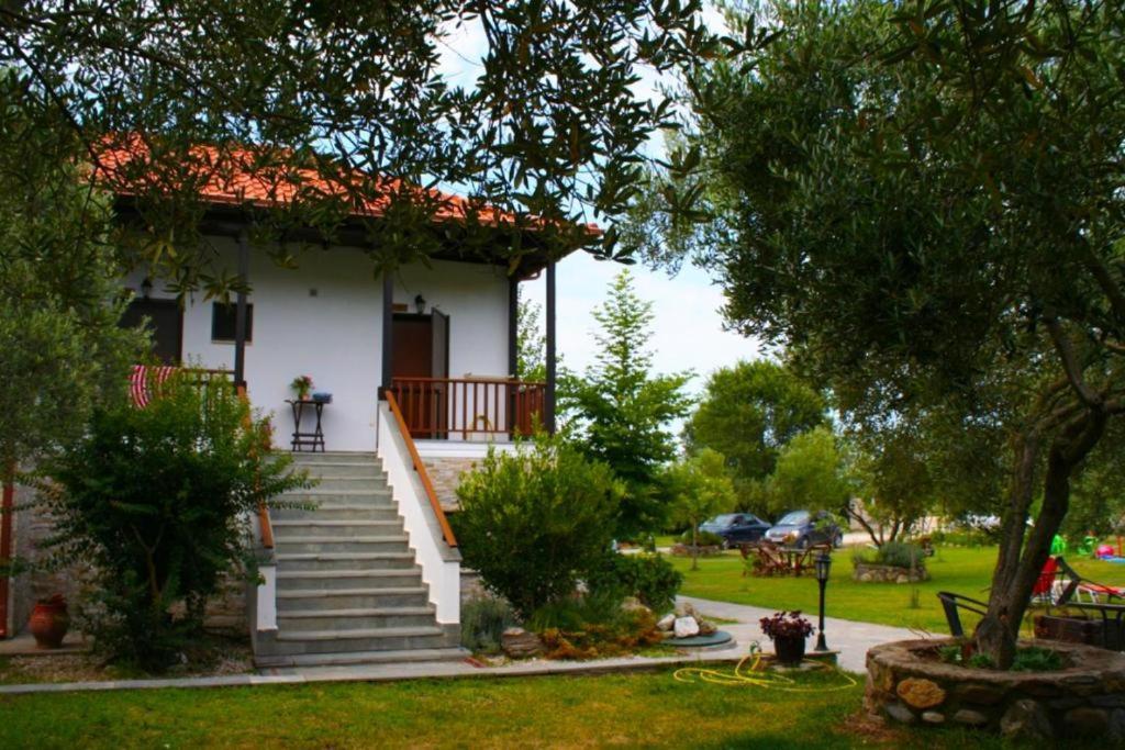 לריסוס Dionysus Apartments & Suites מראה חיצוני תמונה